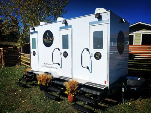 What’s the Best Portable Washroom for a Wedding?